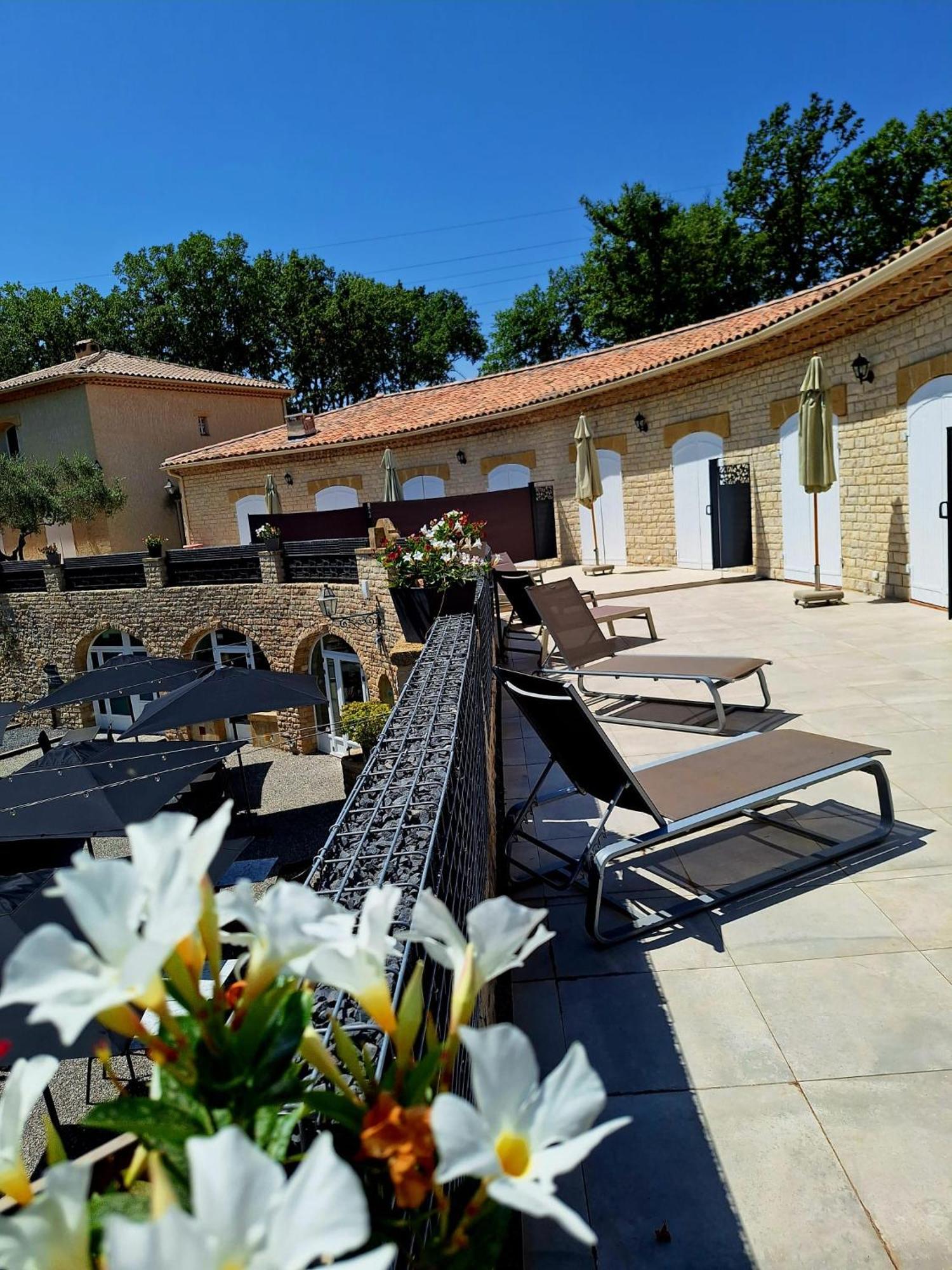 Domaine De La Mautanne Aparthotel Sainte-Tulle Exterior photo