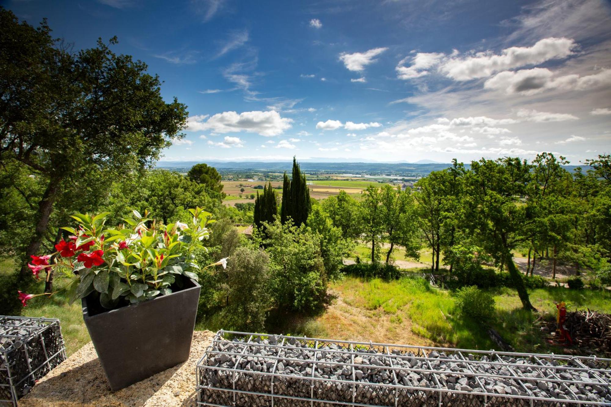 Domaine De La Mautanne Aparthotel Sainte-Tulle Exterior photo